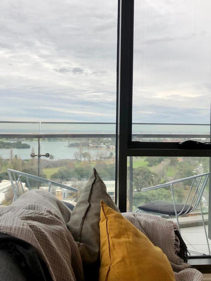 Readyset Apartments At Emerald Melbourne City Exterior foto