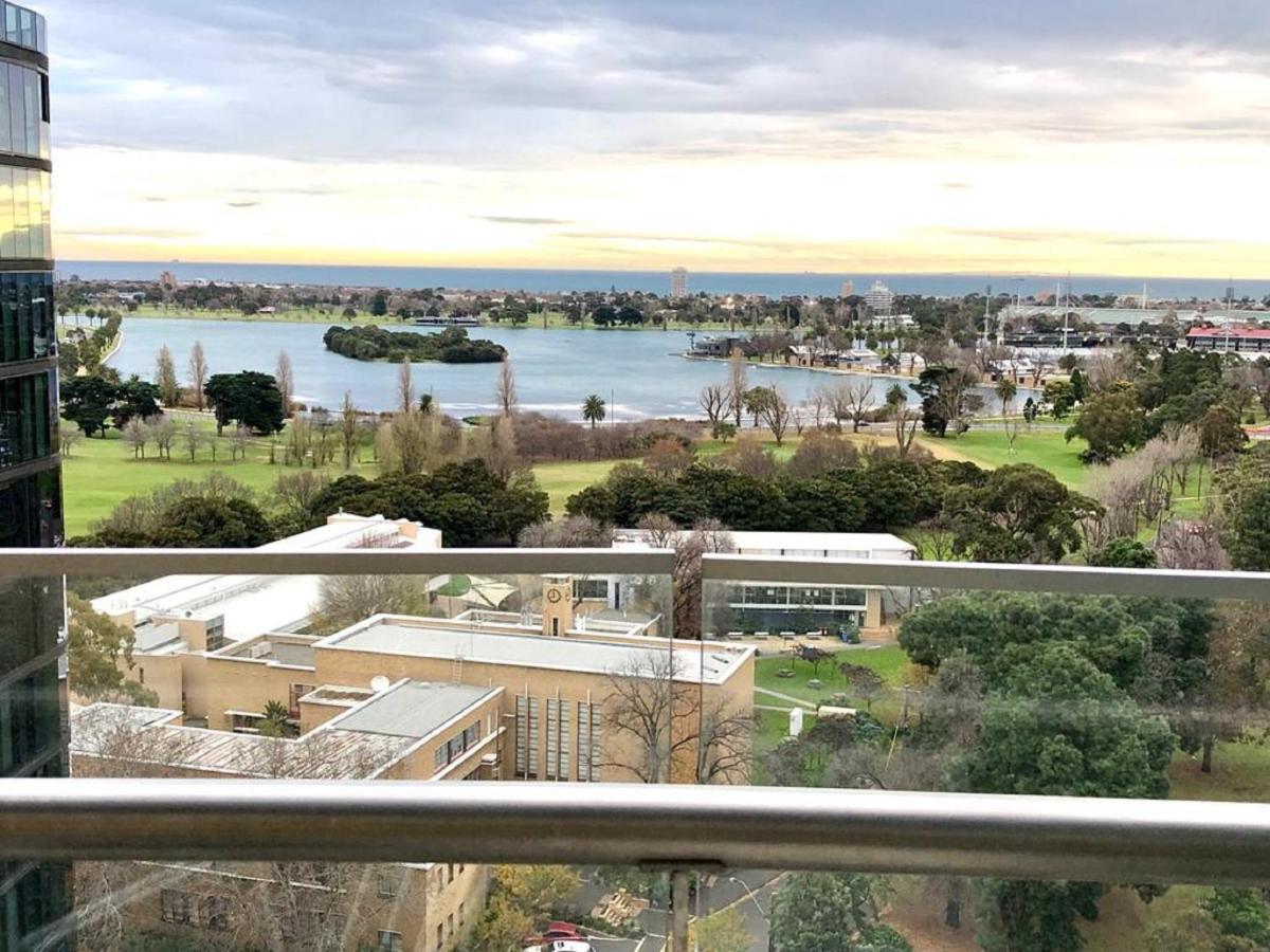 Readyset Apartments At Emerald Melbourne City Exterior foto