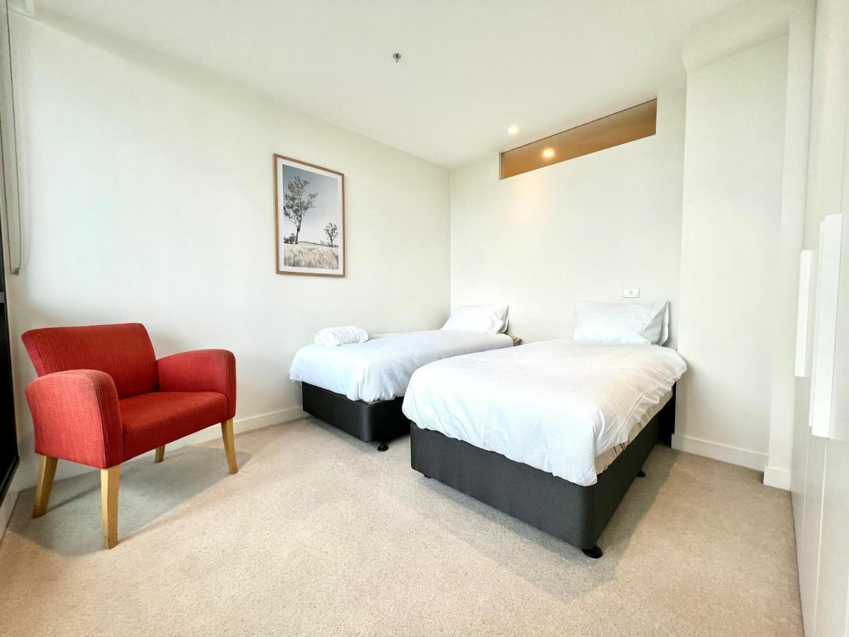 Readyset Apartments At Emerald Melbourne City Exterior foto